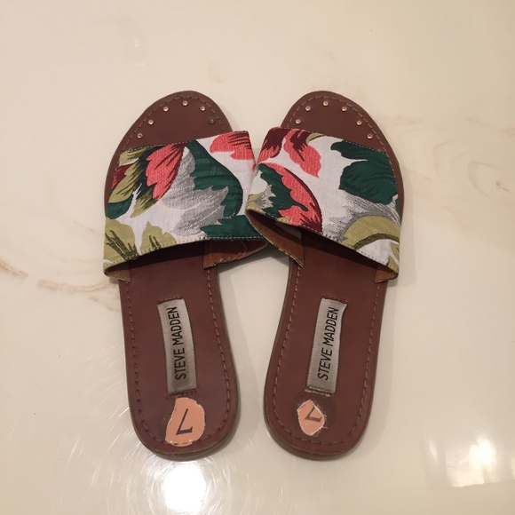 Steve Madden Slippers - Picture 2 of 4